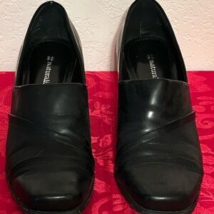 Naturalizer Black Mules & Clogs with Sleek Design